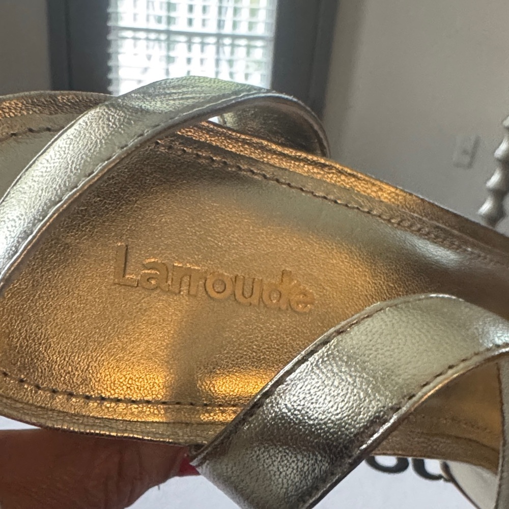 🔥Larroude Metallic Gold Platform Block Heel Sandal with Ankle Strap🔥Sz 10 BNIB - Picture 13 of 16